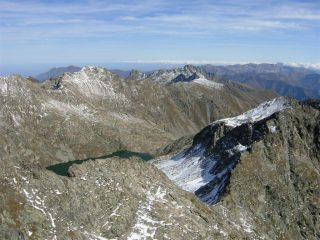 Lac de l'Agnel, cima di Vernasca, Charnassere ovest, Frisson, Rocca dell'Abisso, le liguri in fondo...