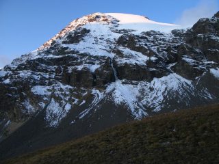 la Becca di Suessa m. 3420 vista dai pressi del Rifugio Bezzi (20-9-2008)