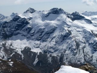 Panorami osservati dalla cima : Punta Bassac Sud m. 3461 (a sinistra) e Grande Traversière m. 3496 (a destra) (21-9-2008)