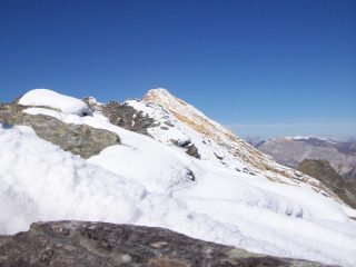 la cresta sommitale vista dalla Punta Adami