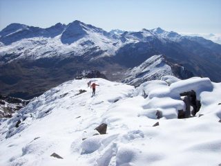 in cresta in vista della Punta Adami