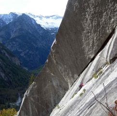sotto il grande arco