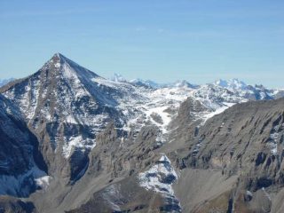 Il Rocciamelone e, sullo sfondo, la Barre des Ecrins
