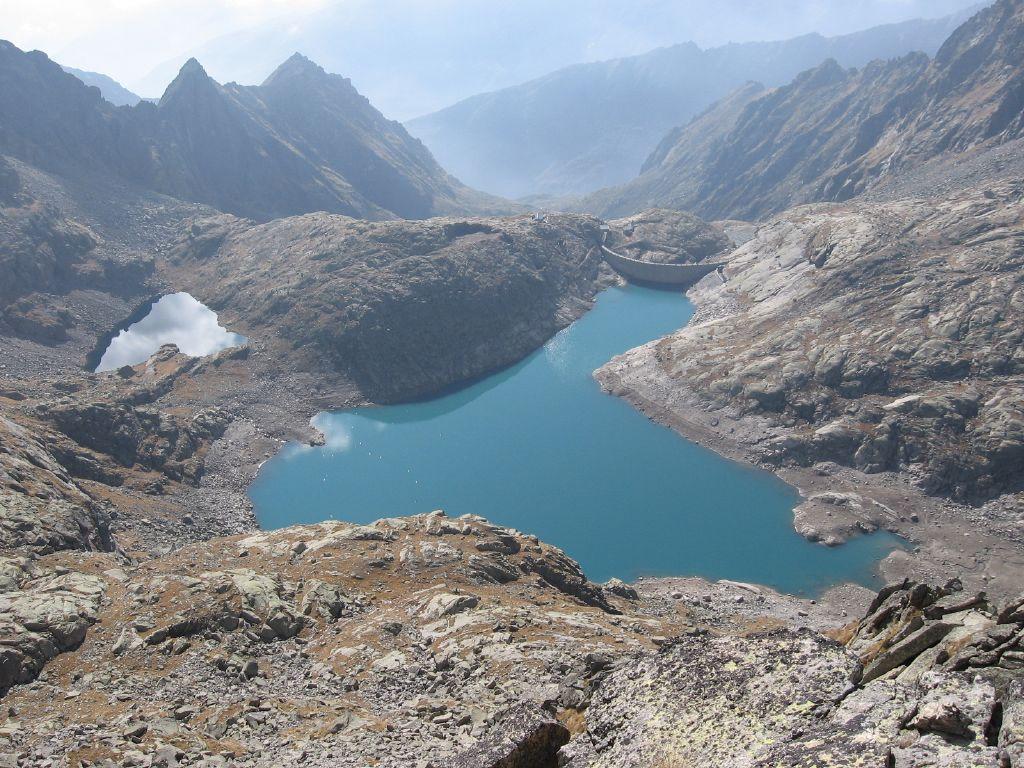 Il versante sud ed i laghi