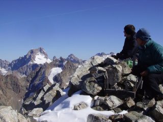 Sullo sfondo la Sud della Barre des Ecrins