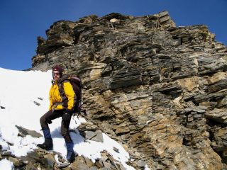 Massimo sulla breccia tra l'anticima e la vetta della Pointe du Ribon