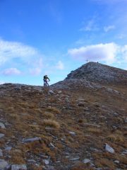 in prossimità della punta del tibert