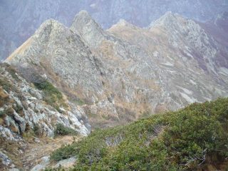la cresta di salita dai pressi della cima 