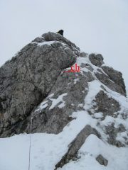 Il passaggio roccioso con chiodo.