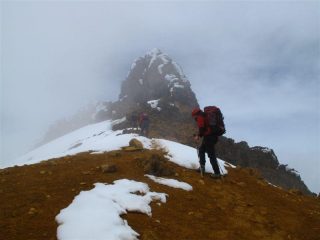Sulla cresta dove inizia il traverso