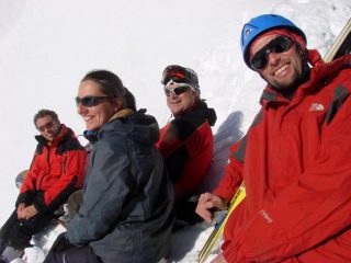 Giorgio, Enzo, Marilena e Enrico se la godono al colle