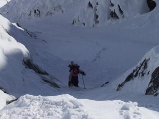 il capo nella prima strettoia