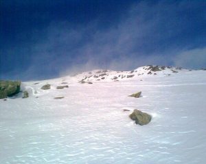 la cima battuta dal vento