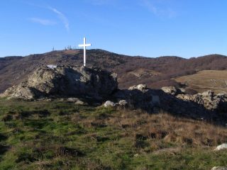 Corce del Monte Sciguello, con veduta sul Beigua