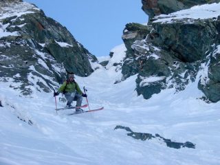 Alf, lo scivolatore totale, oggi con degli sci fat ma molto fat