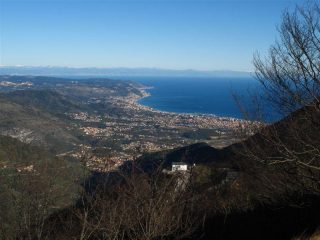 Il Santuario di Monte Croce e il golfo ligure