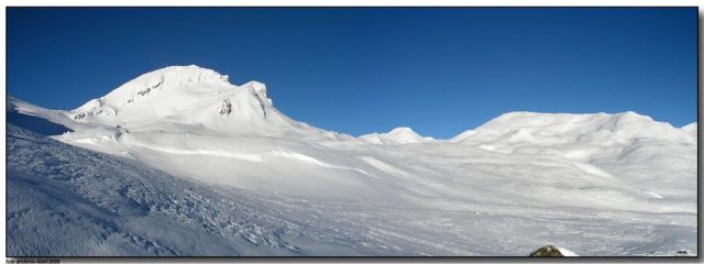 Magehorn a sinistra e Straffelgrat a destra.