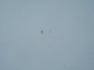 discesa nella nebbia