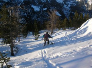 Discesa sulla dorsale del Bec di Nona.