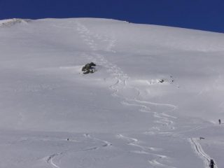 Tracce di discesa fatte da un gentile ragazzo di cui non conosco il nomesceso per primo. Un saluto