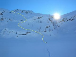 Tratto di itineraio dal fondo del pianoro di Chenessy alla cresta che scende verso nord dalla quota 2672m della Costiera di Lesiney.