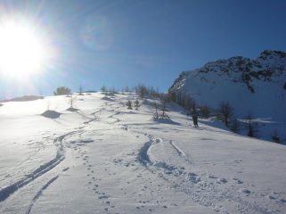 Discesa lungo la costiera Chalamy-Boccoueil.