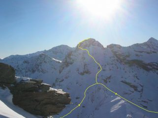 L' ampio pendio terminale della cresta nord che l' Avic dirige sul Colle Varotta fotografato dalla cima del Mont Ruvi: a sinistra l' itinerario di salita dal v.ne di Chalamy, a destra quello di discesa nel v.ne di Ponton.