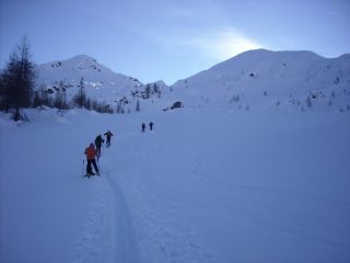 dietro gli alpeggi fuori dalla boschina
