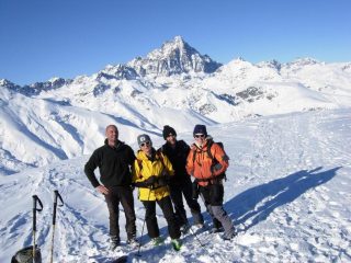 Foto di vetta con Monviso