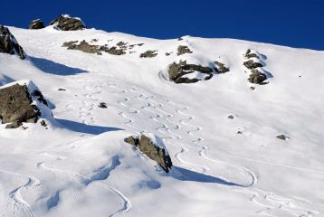 Le nastre tracce nella parte alta del vallone