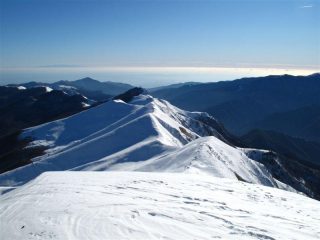 Il crinale che sale dal Passo della Mezzaluna