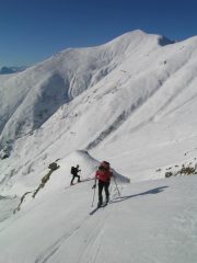 Salendo, sullo sfondo l'Angiolino