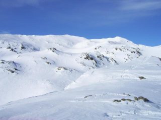 dalla cresta di confine verso la cima