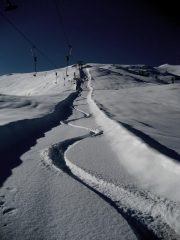 Chi ha detto che agli snobborder non piace lo skilift? Andrea in fondo.