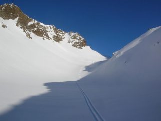 La valletta che scende dal Colle di Vameà (2590m) verso la Comba di Verdona.