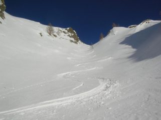 Il canalone di discesa dal Colle di Vameà (2590m) nella Comba di Verdona.