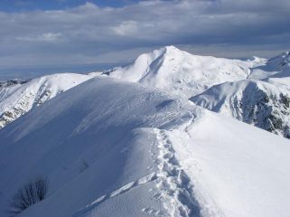 la cresta finale. In fondo il mondolè