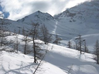 Il rifugio Jervis e la Cima delle Fasce