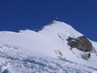 L'ultimo tratto di salita, con la cresta in condizioni eccezionali.