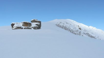 la parte alta e la rocca Valvetta