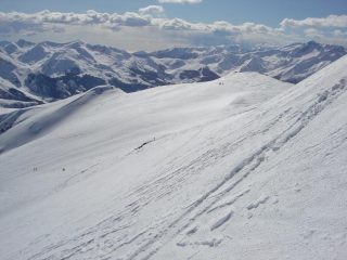 panorama con in lontananza il mare