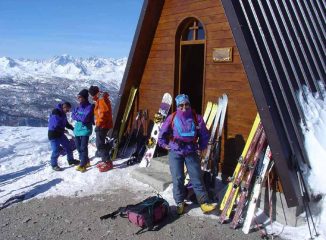 Deposito sci alla cappella