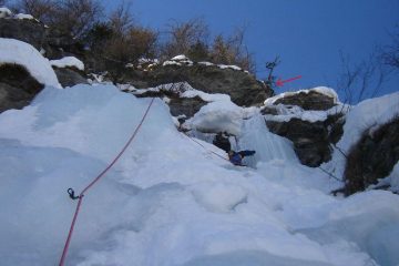 la goulotte e in alto l'alberello per la calata