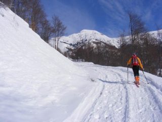 Cima dalla stradina