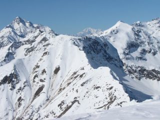 grosse valanghe di fondo verso la valle cervo
