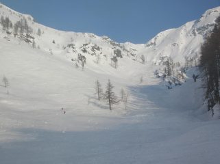 In discesa nella parte alta del Vallone di Tourisson.