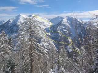 L' itinerario al Monte Cresto visto dal Vallone di Valbona.