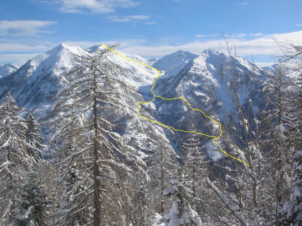 L' itinerario al Monte Cresto visto dal Vallone di Valbona.