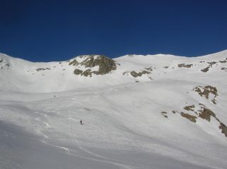 In discesa nella parte alta del Vallone di Tourisson.