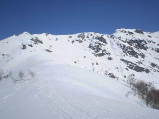 In discesa dal costone della Mirauda